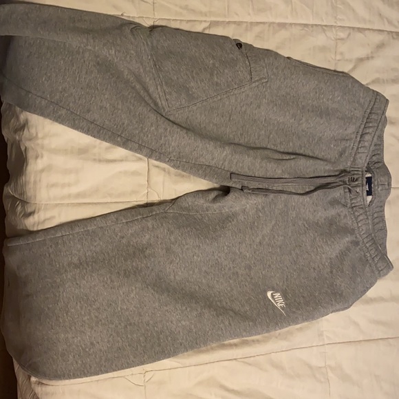 Grey Nike sweatpants - Picture 4 of 4